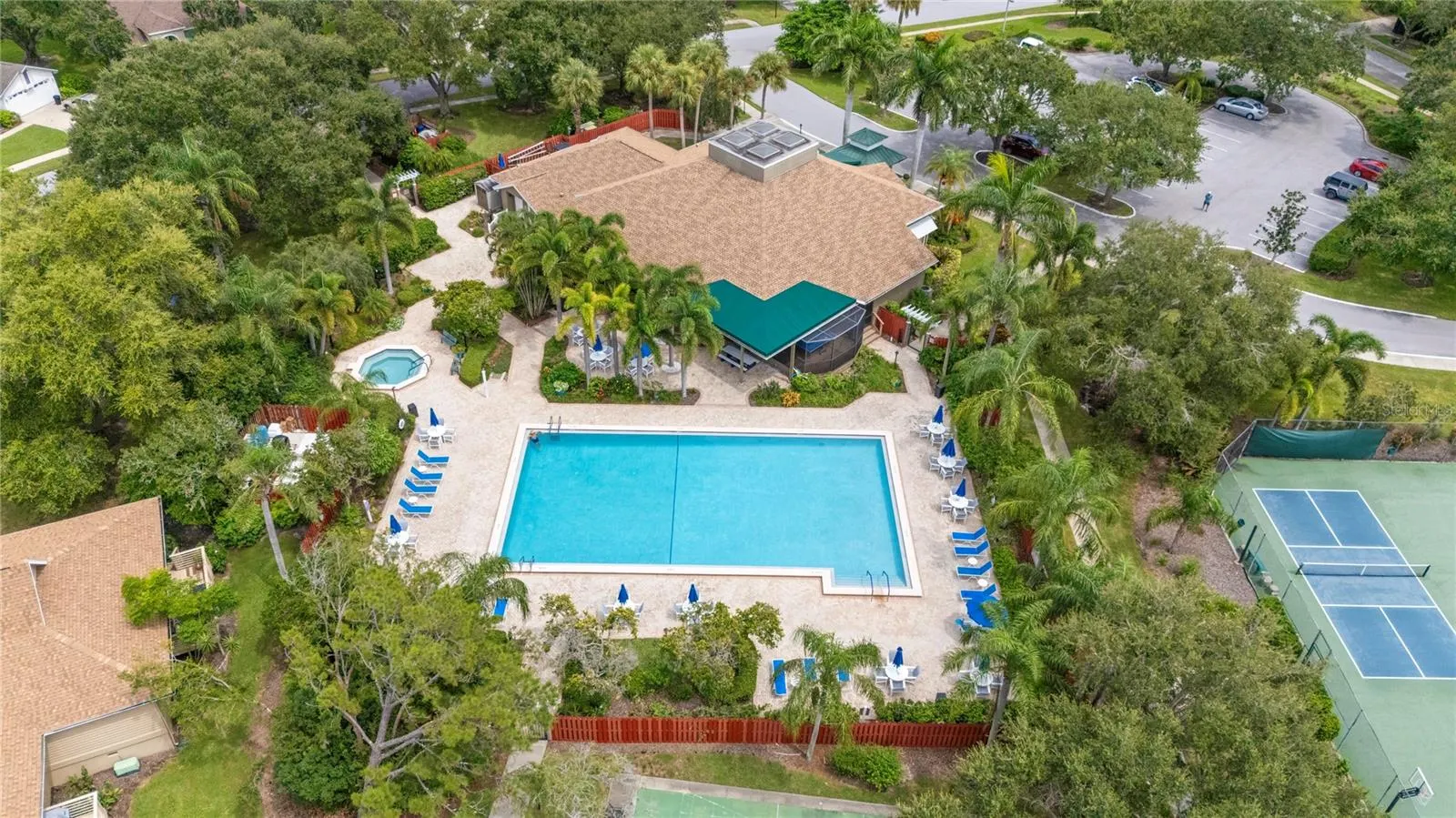 1072 S POINTE ALEXIS DR