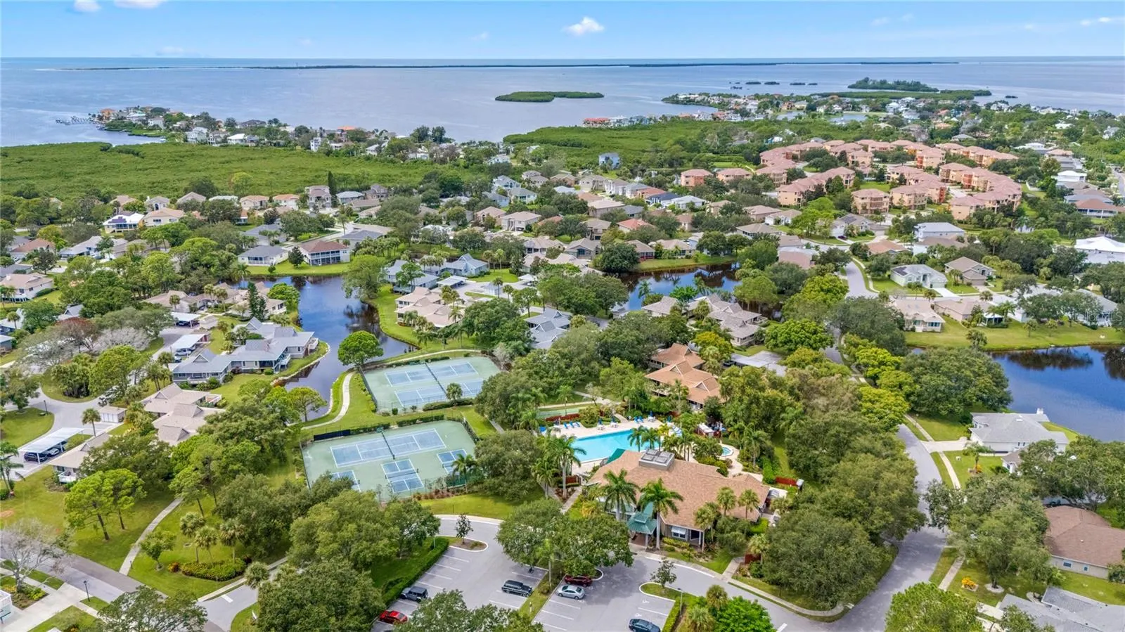 1072 S POINTE ALEXIS DR