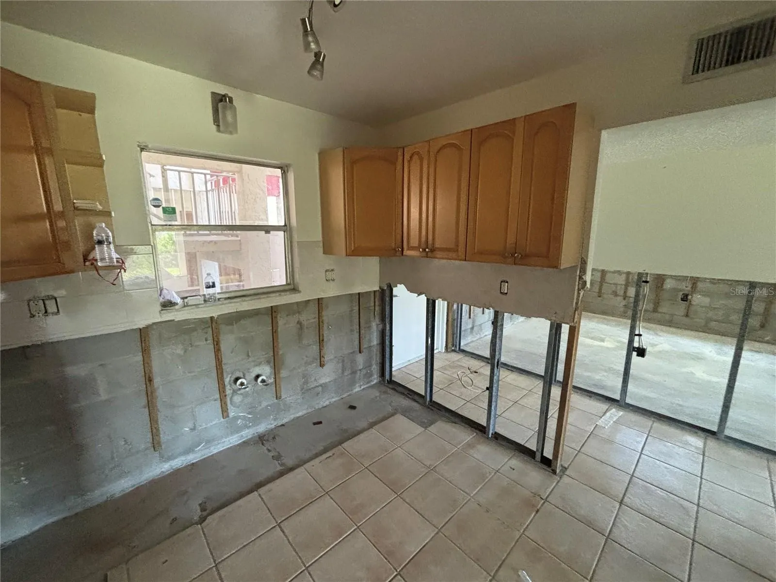 1860 MASSACHUSETTS AVE NE #102, #102