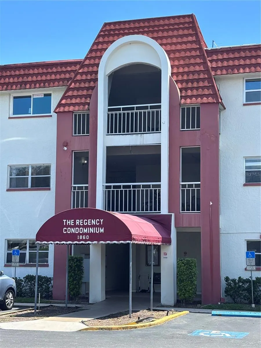 1860 MASSACHUSETTS AVE NE #102, #102