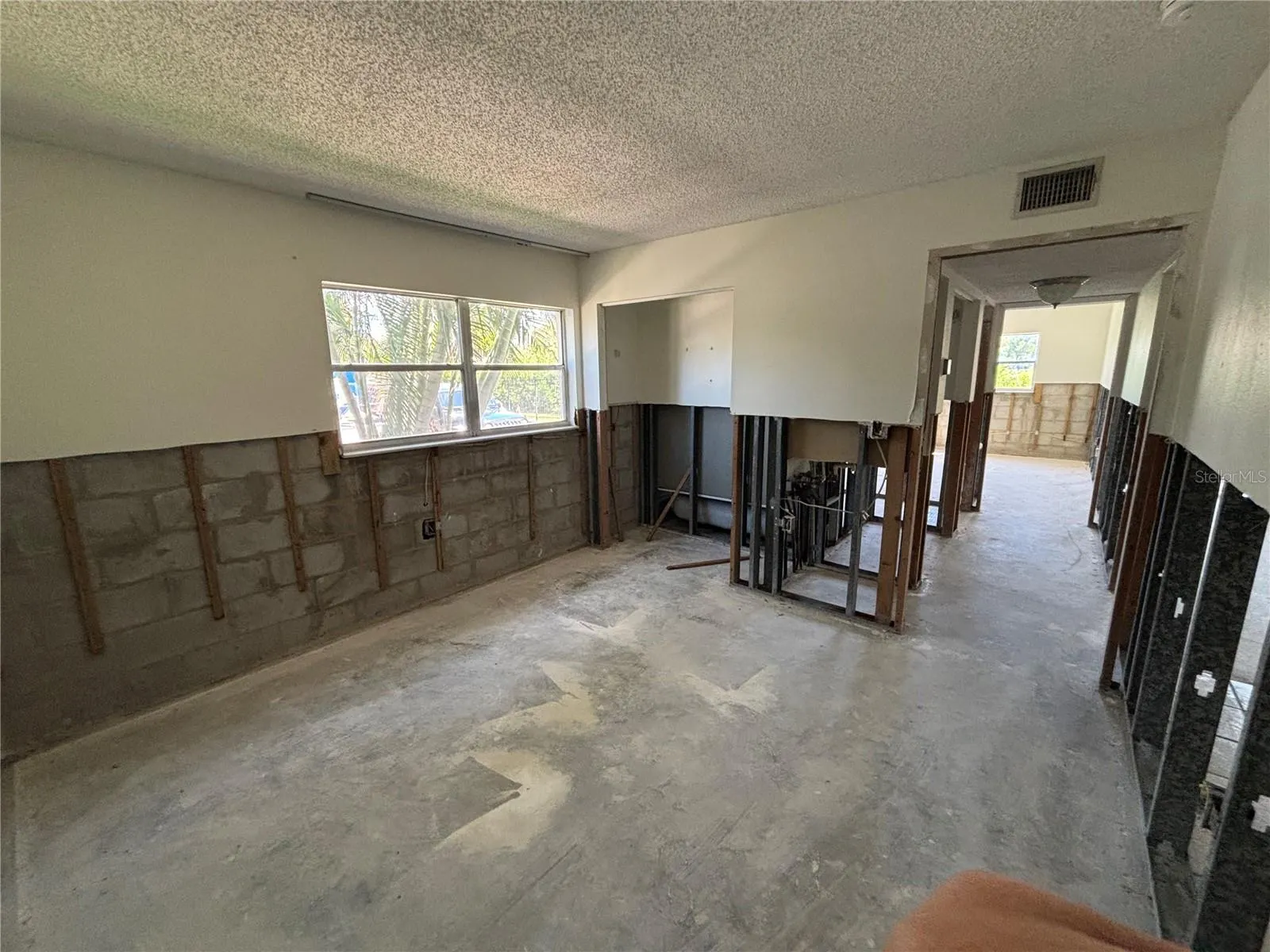 1860 MASSACHUSETTS AVE NE #102, #102