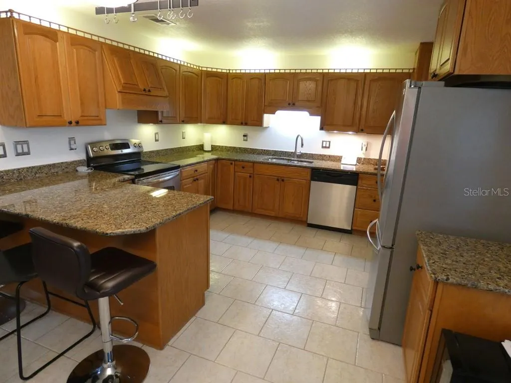 2755 MERLIN WAY