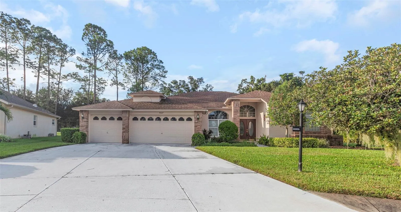 9807 OAKWOOD HILLS CT