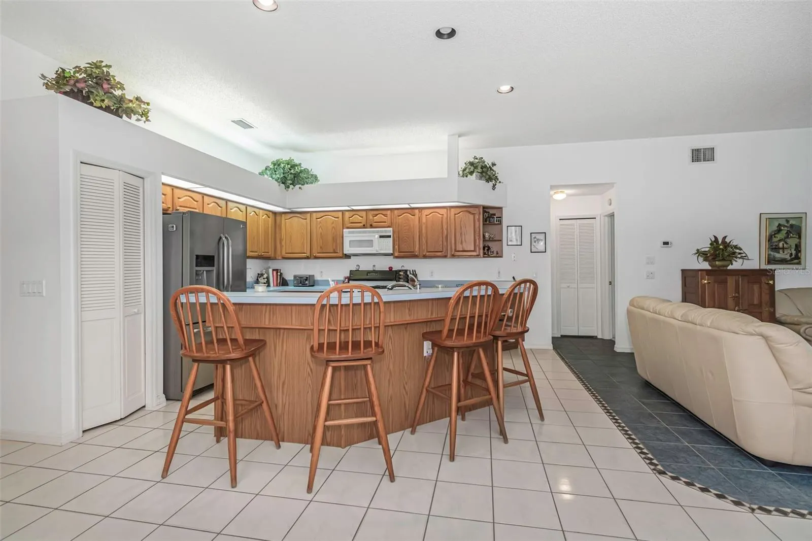 9807 OAKWOOD HILLS CT