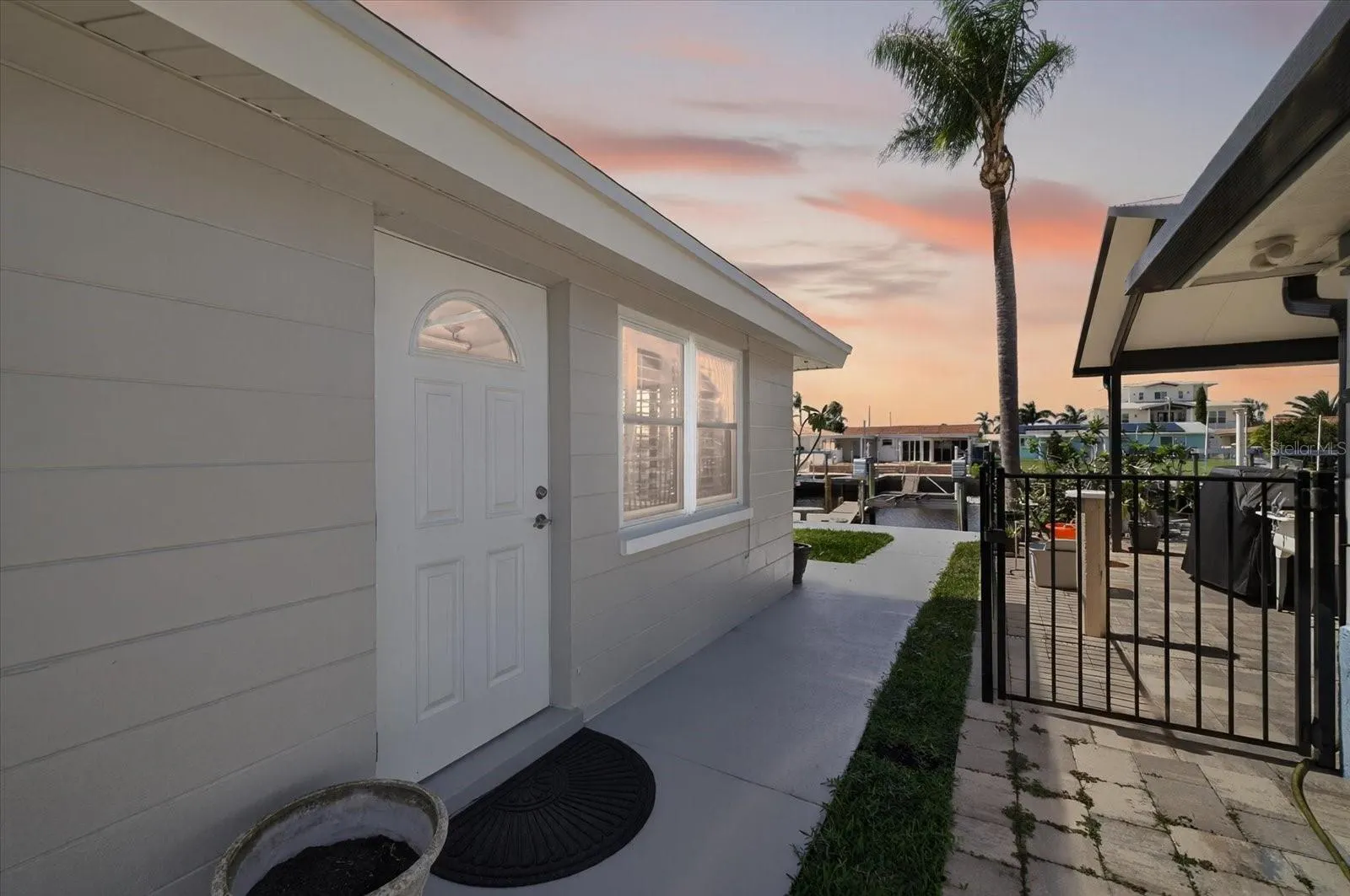 4937 BLUE HERON DR