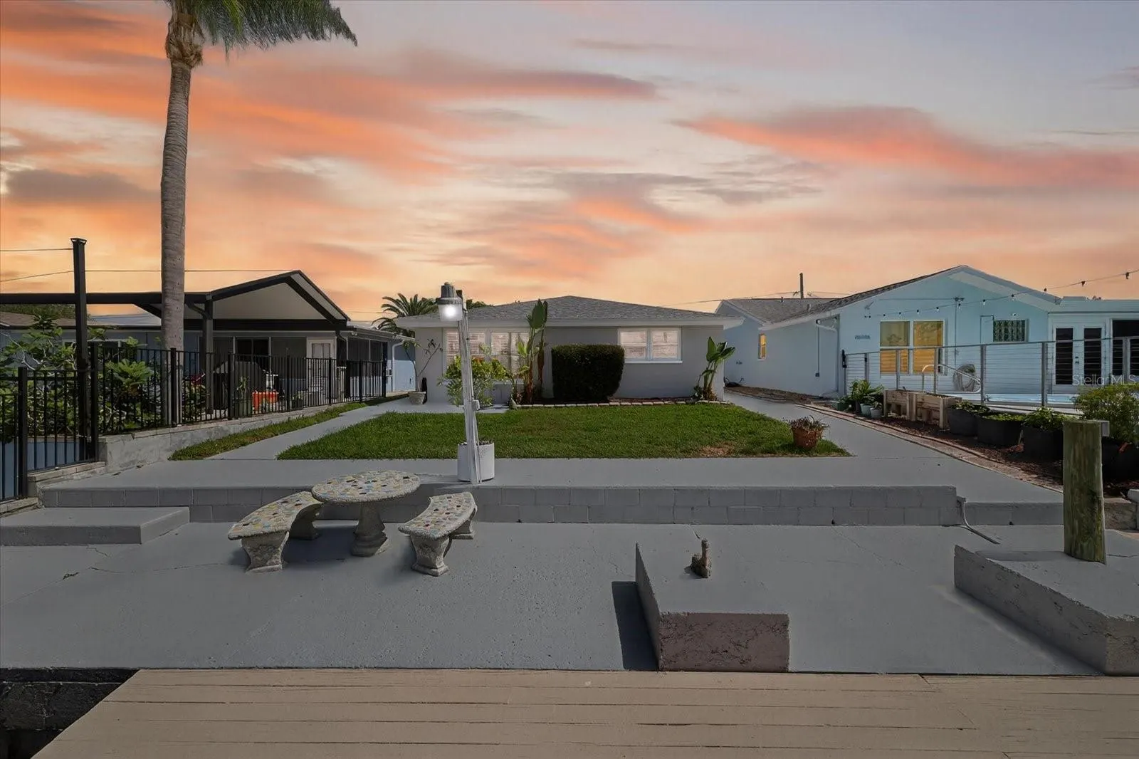 4937 BLUE HERON DR