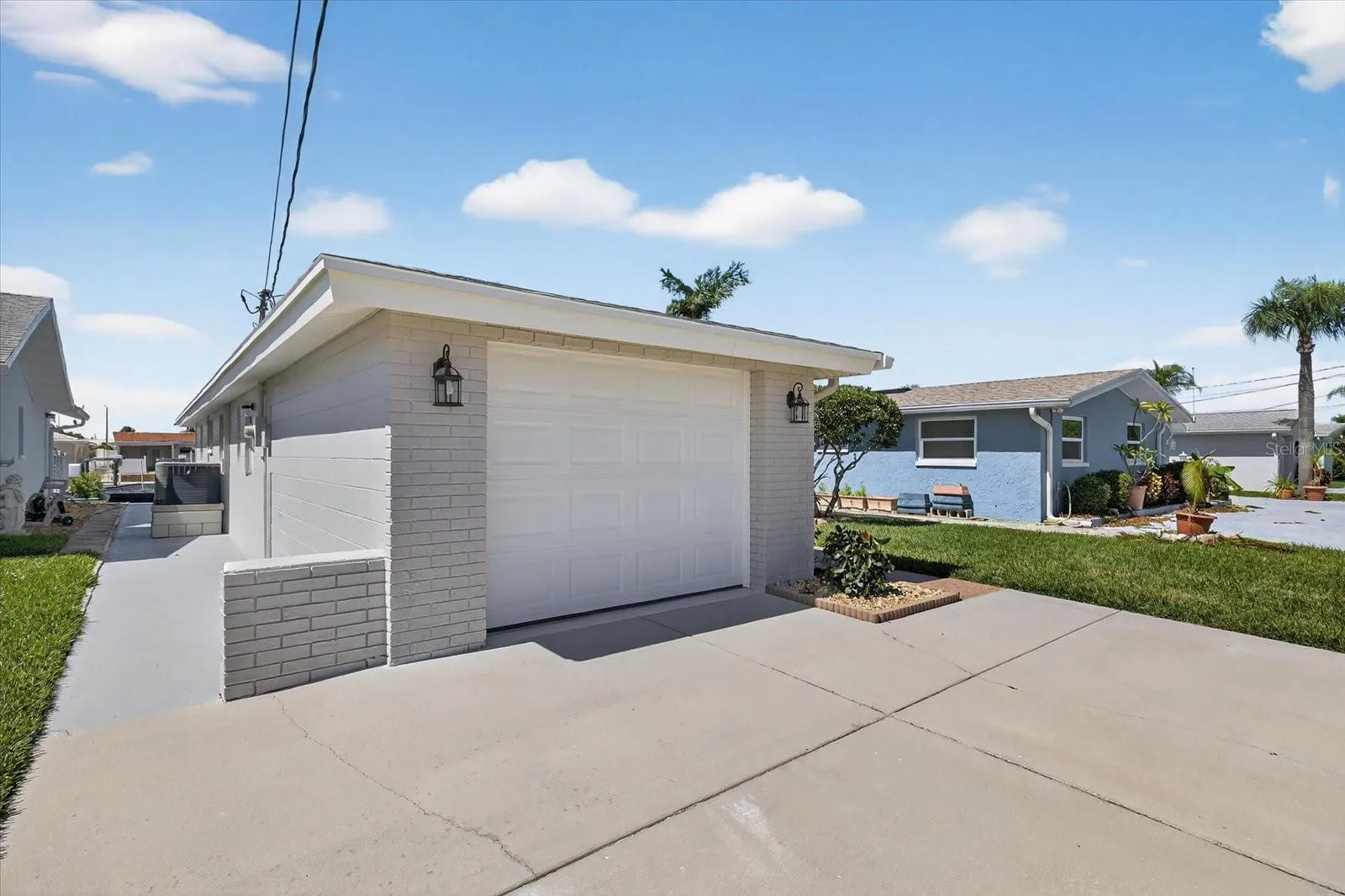 4937 BLUE HERON DR