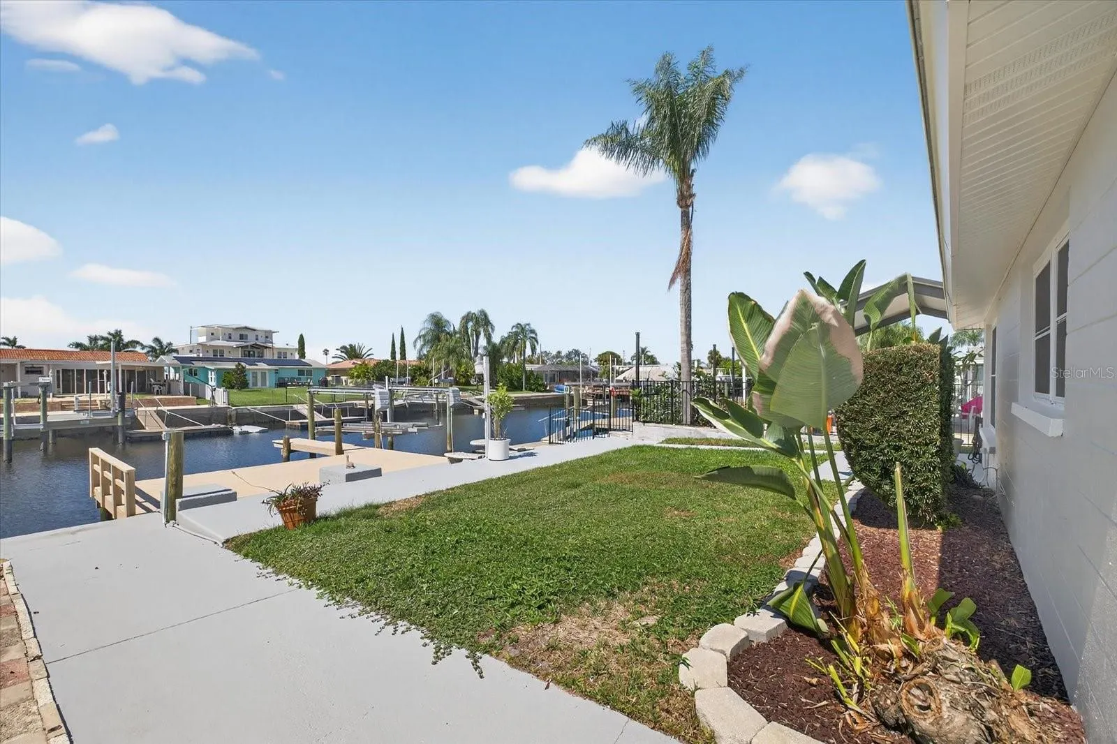 4937 BLUE HERON DR