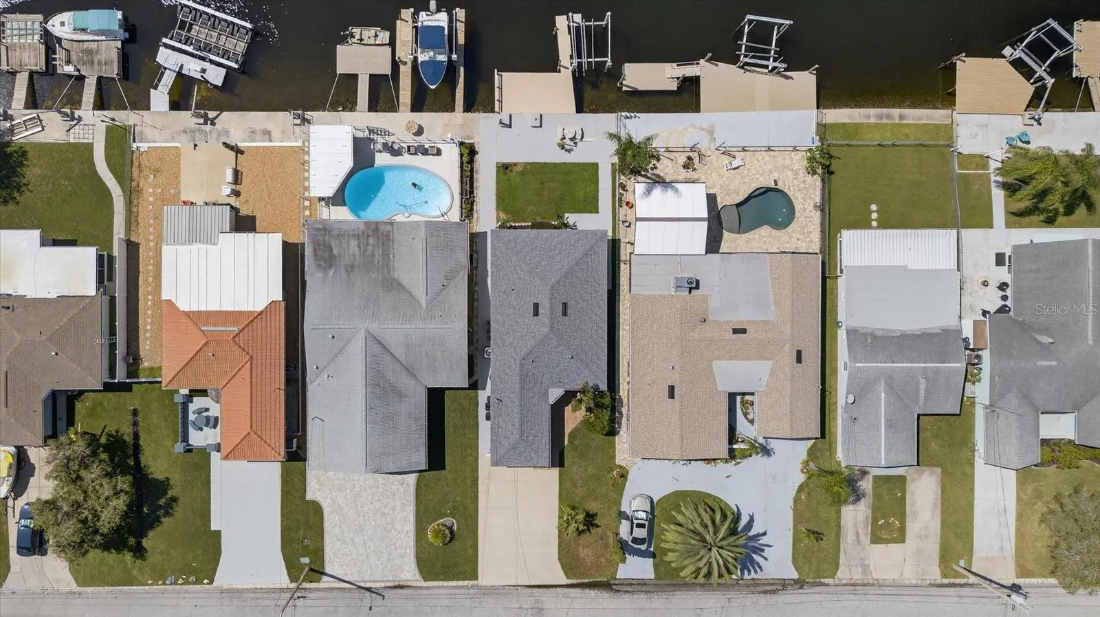 4937 BLUE HERON DR