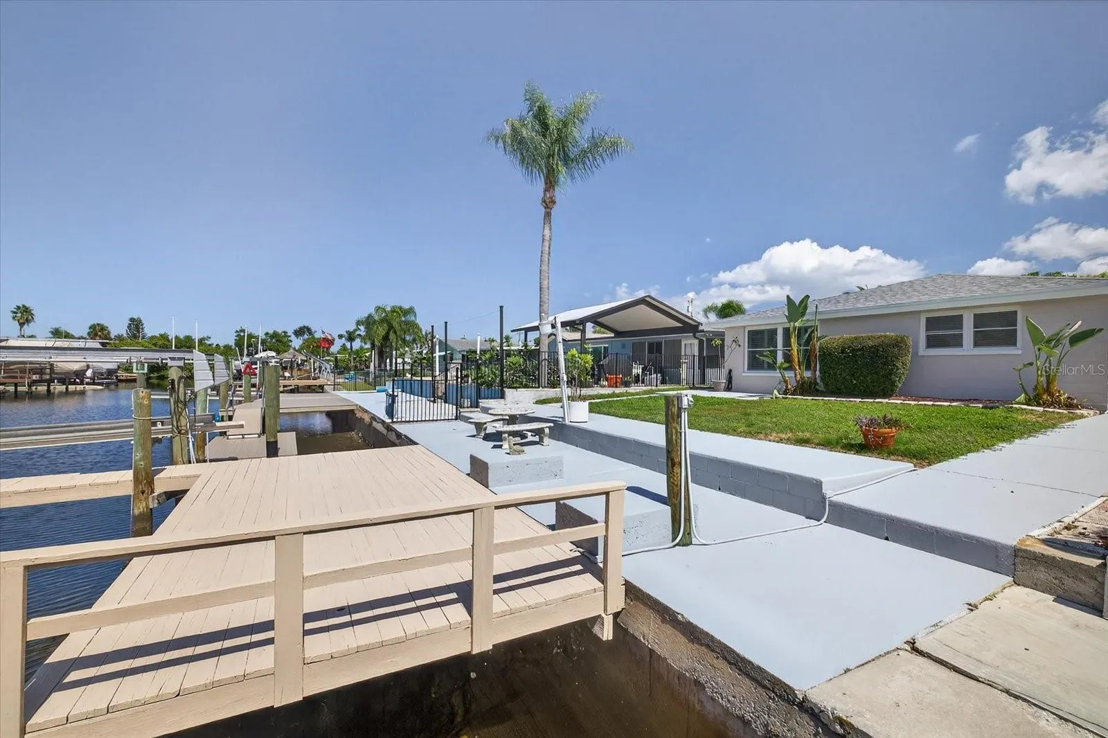 4937 BLUE HERON DR