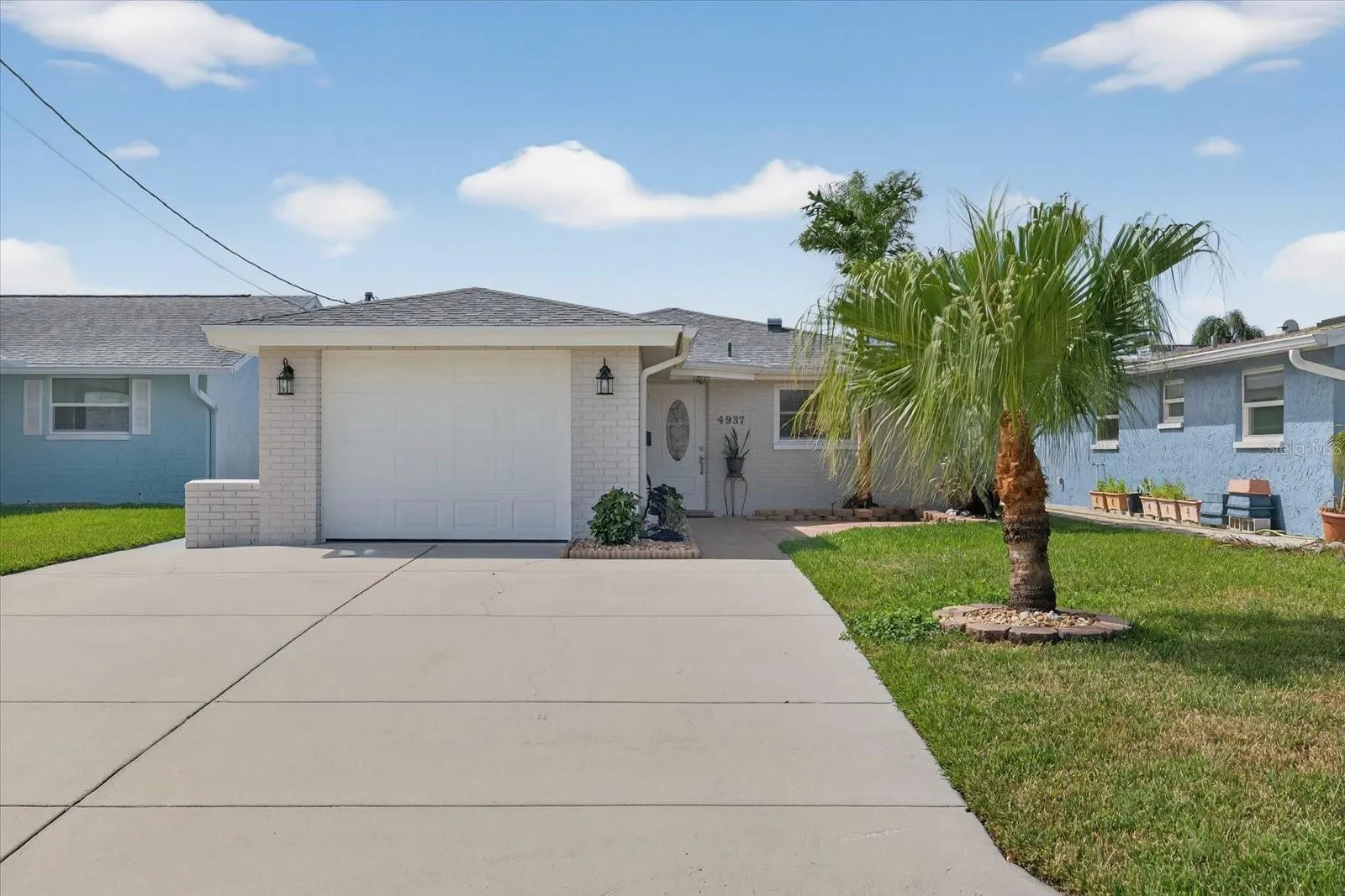 4937 BLUE HERON DR