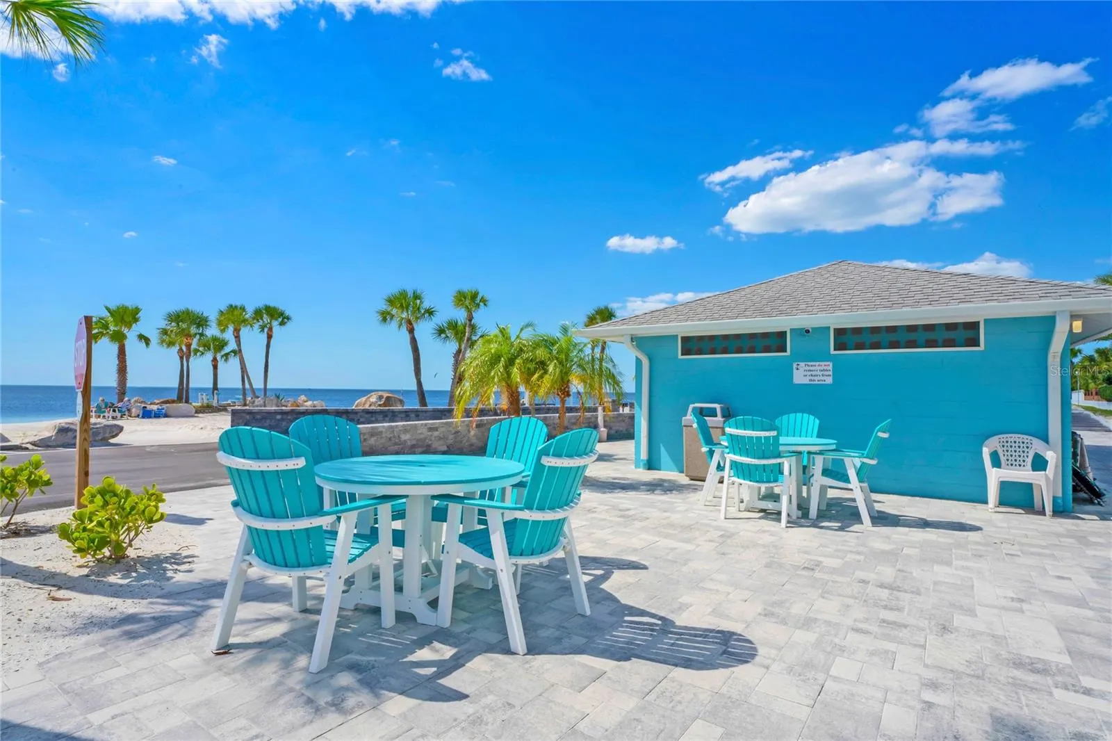 4937 BLUE HERON DR