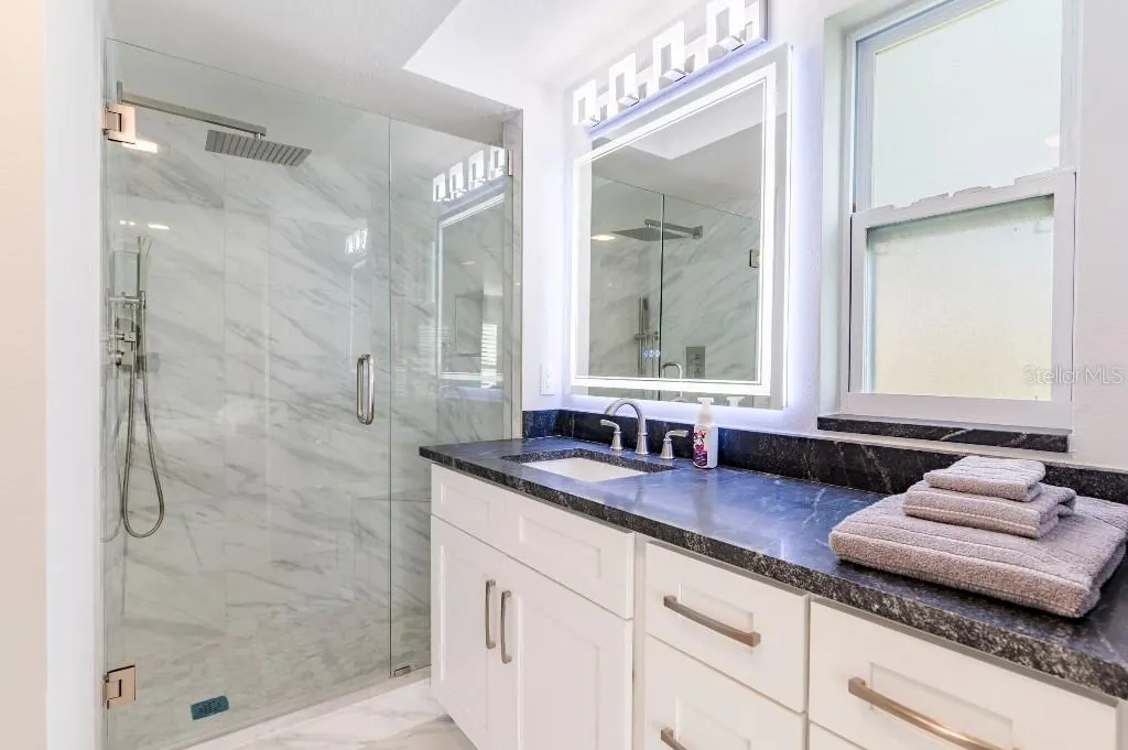 1050 RAFAEL BLVD NE #2, #2