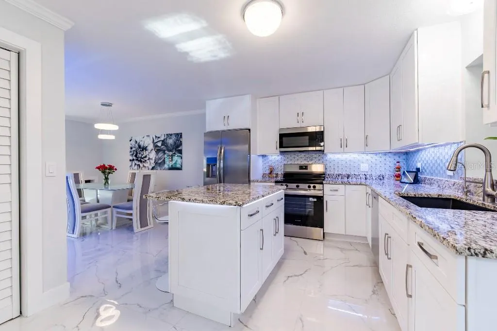 1050 RAFAEL BLVD NE #2, #2