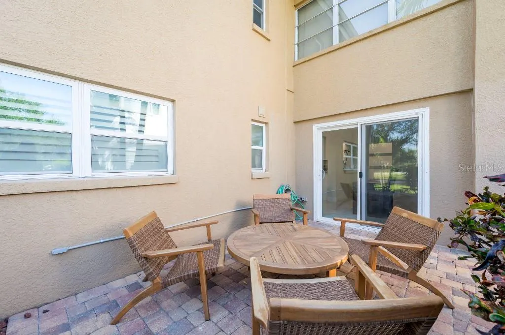 1050 RAFAEL BLVD NE #2, #2
