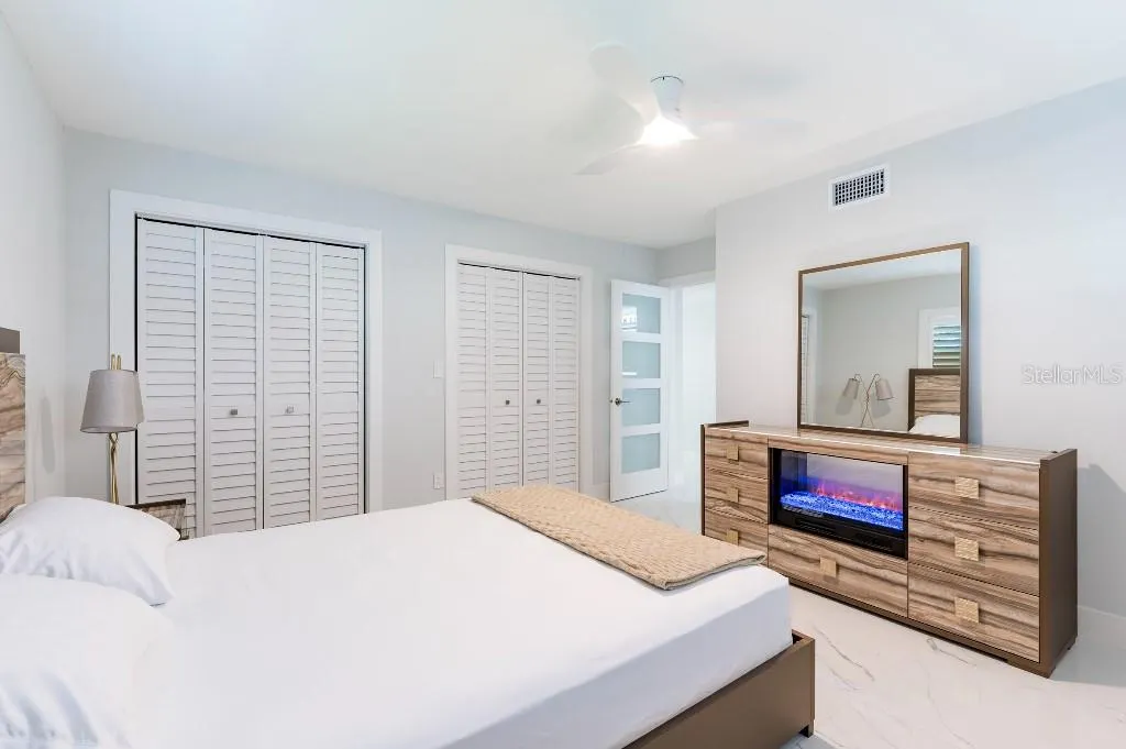 1050 RAFAEL BLVD NE #2, #2