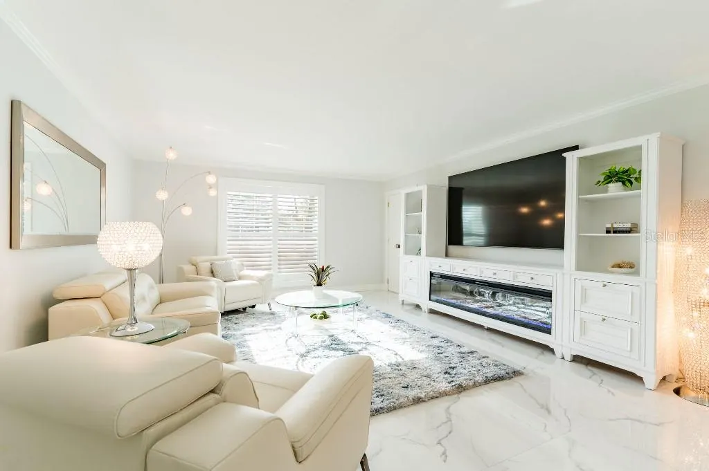 1050 RAFAEL BLVD NE #2, #2