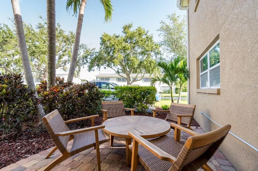 1050 RAFAEL BLVD NE #2, #2
