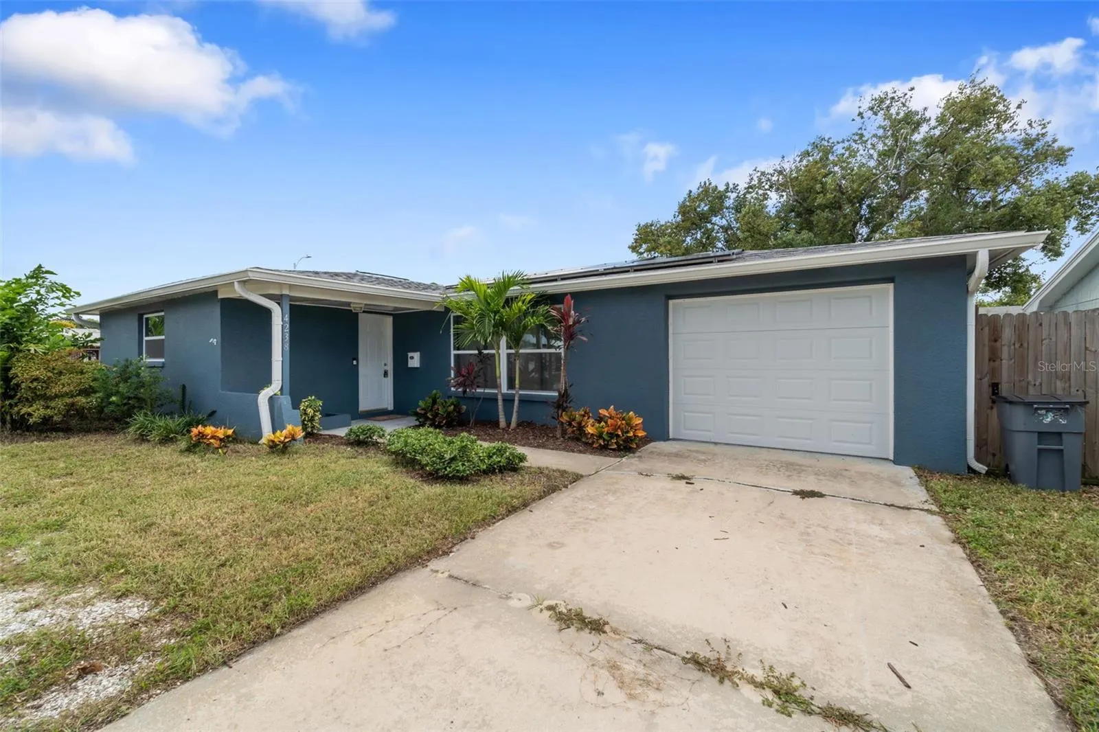 4238 GLISSADE DR