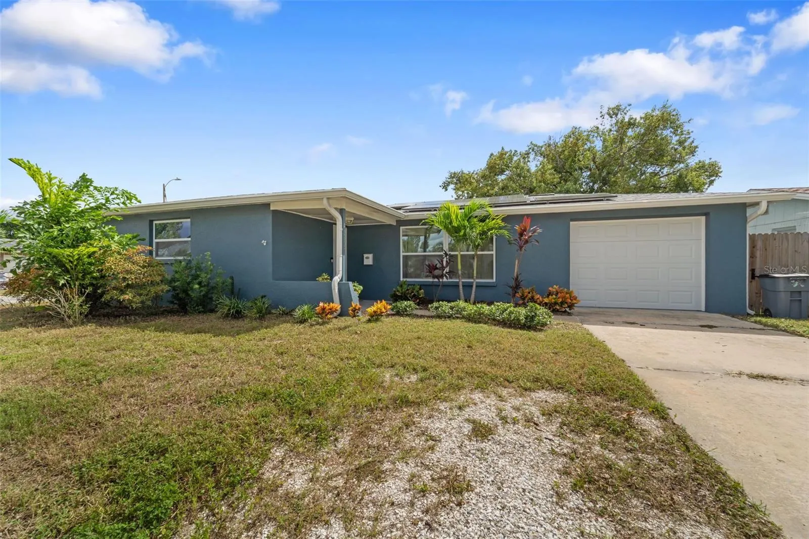 4238 GLISSADE DR