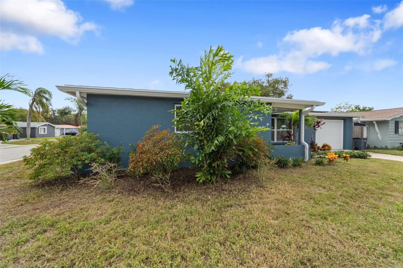 4238 GLISSADE DR