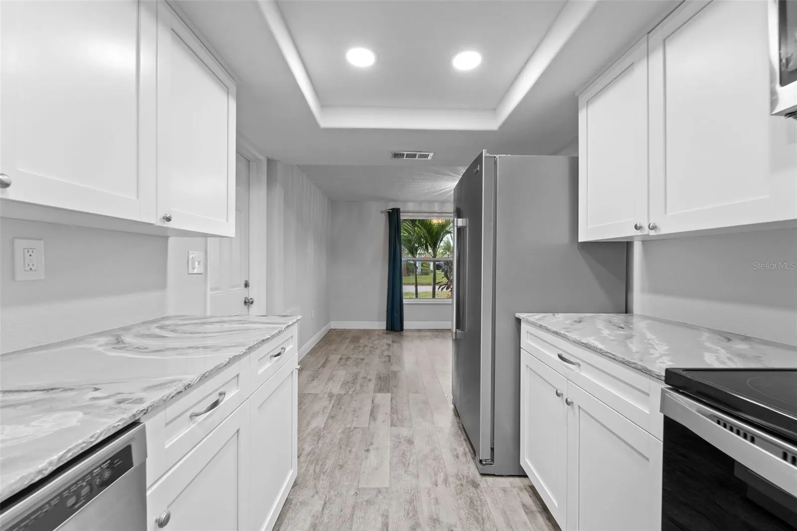 4238 GLISSADE DR