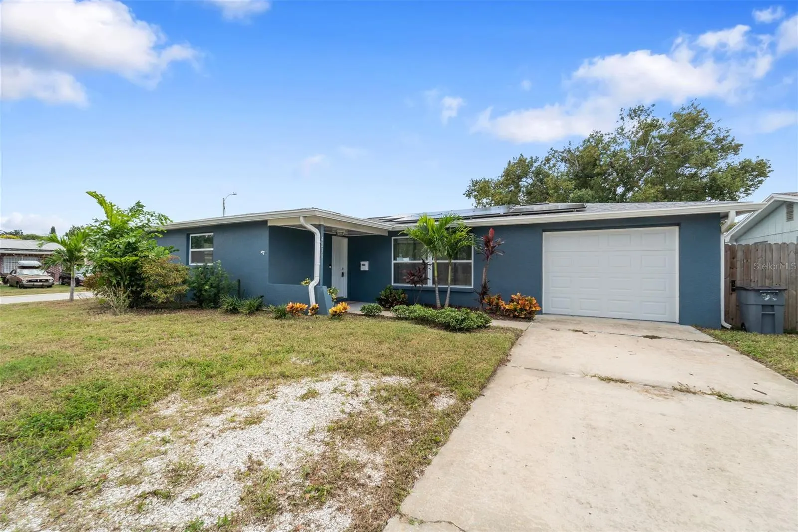 4238 GLISSADE DR