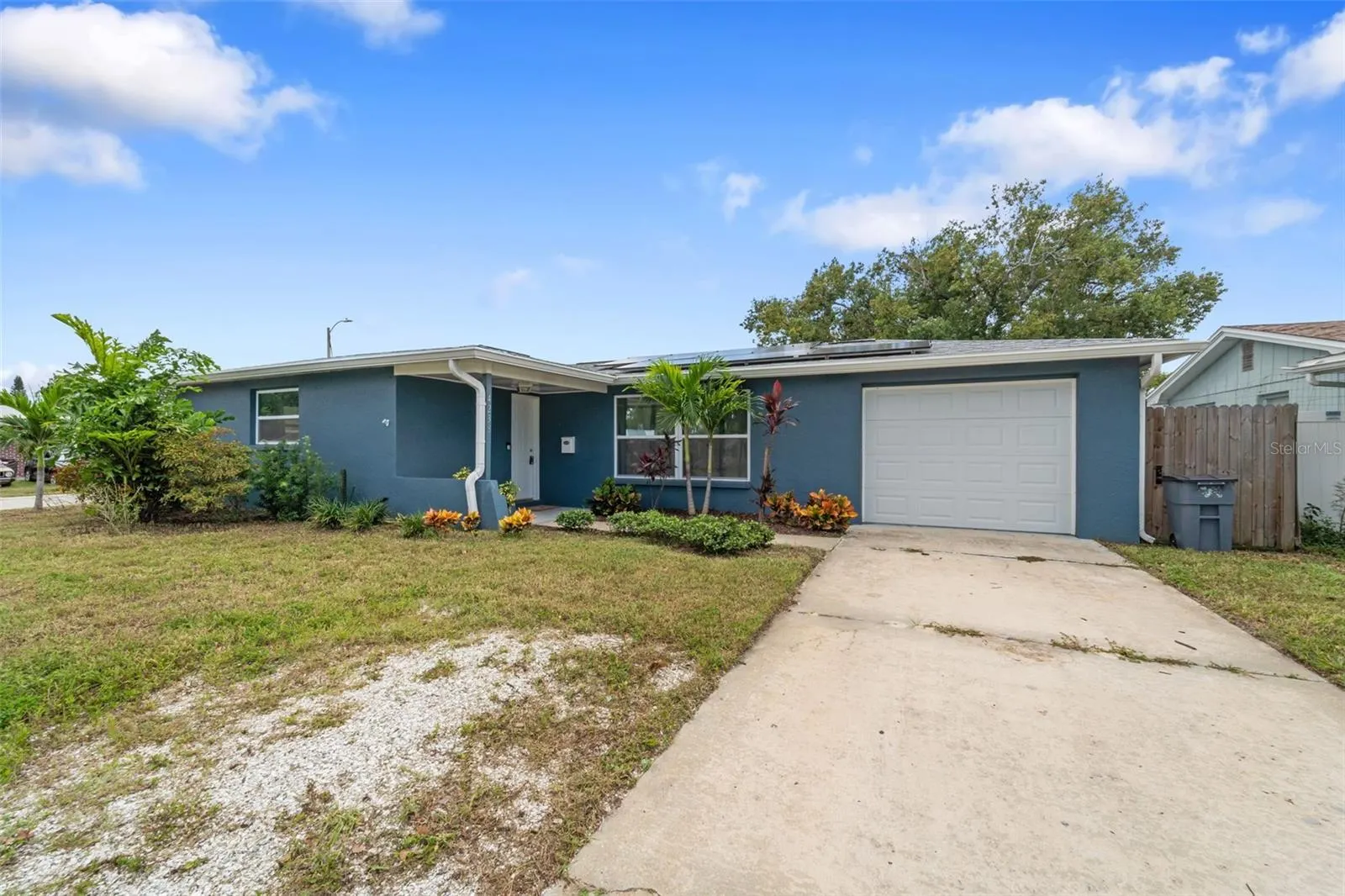 4238 GLISSADE DR