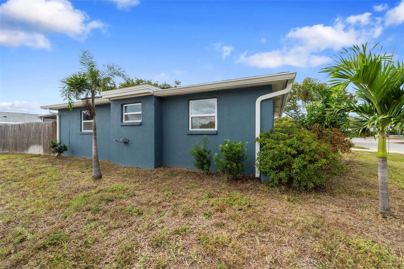 4238 GLISSADE DR
