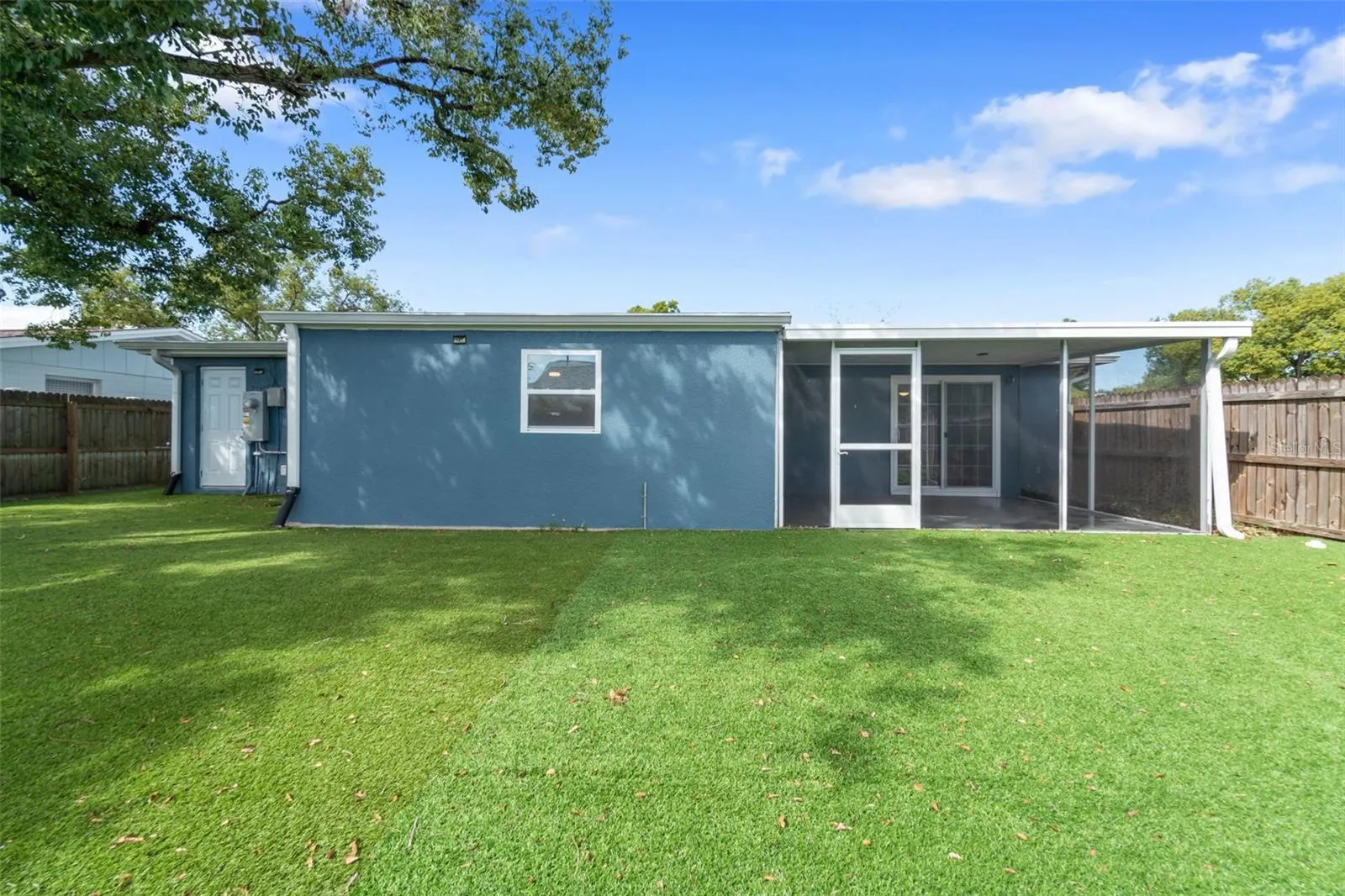 4238 GLISSADE DR