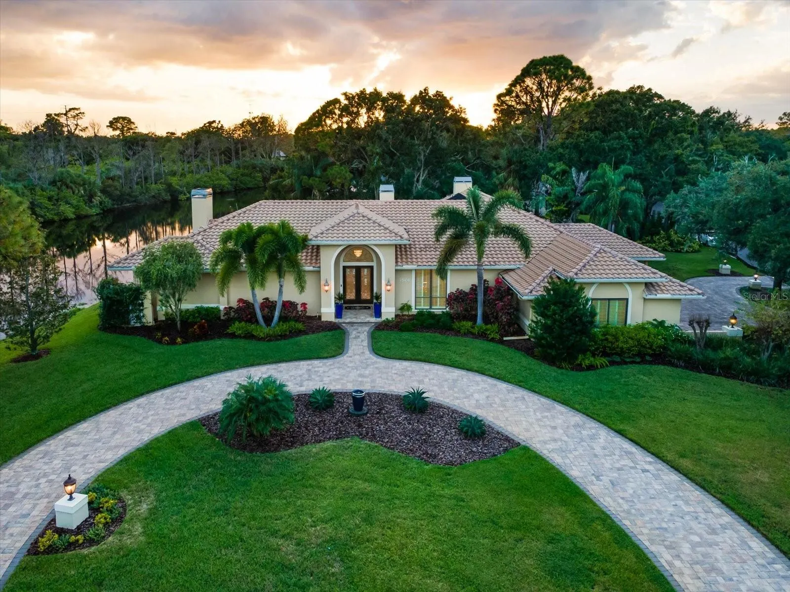 1566 MARY LN