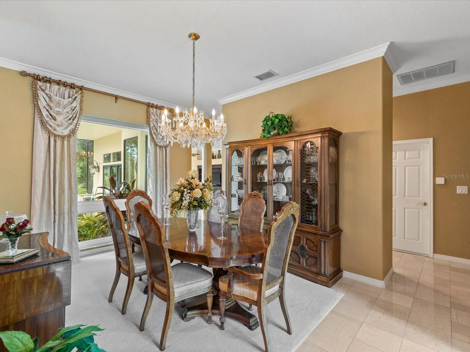 1566 MARY LN