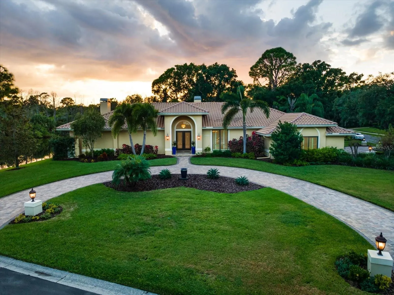 1566 MARY LN