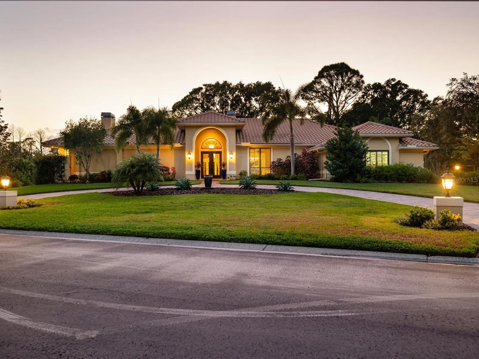 1566 MARY LN
