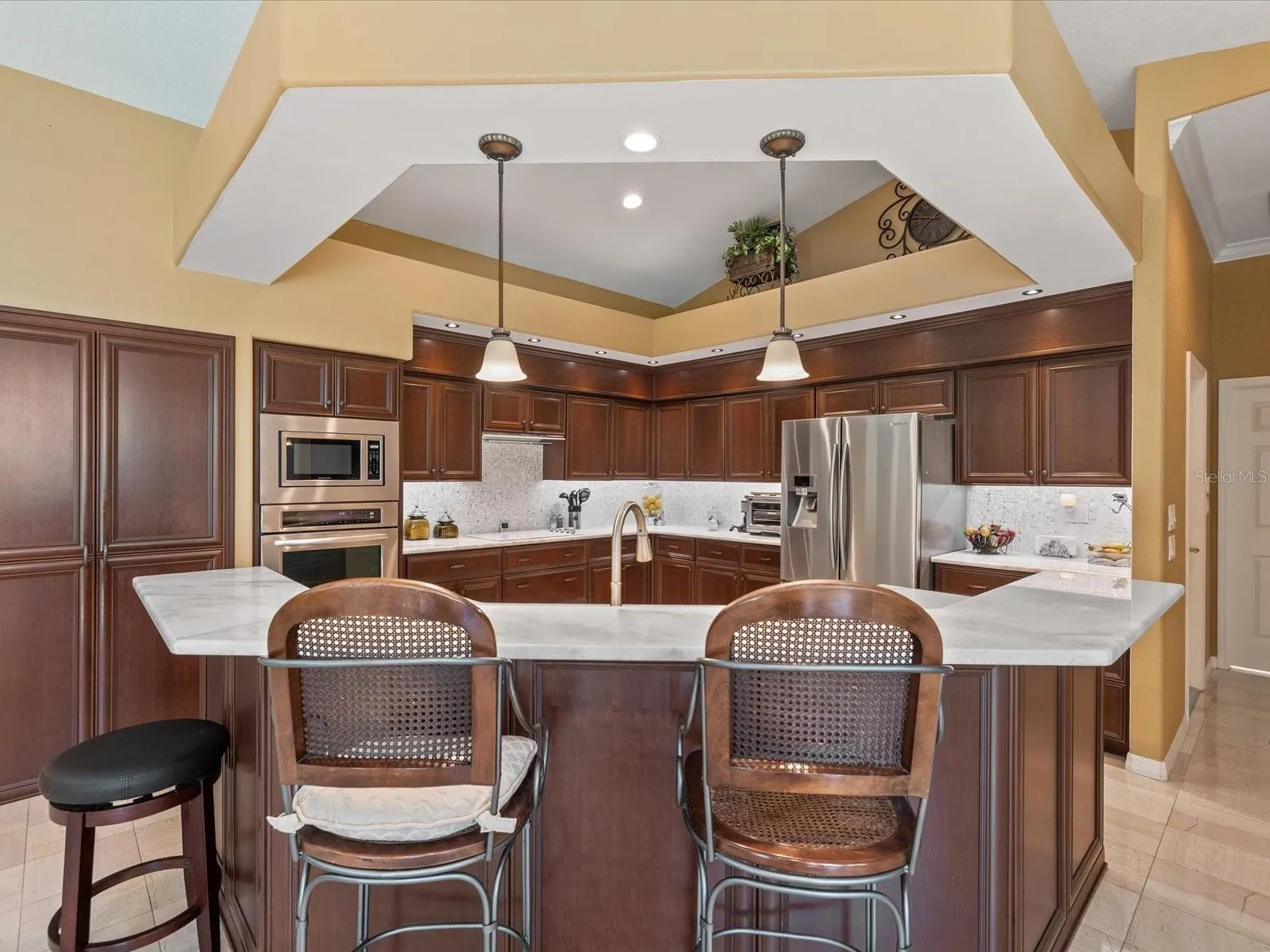 1566 MARY LN
