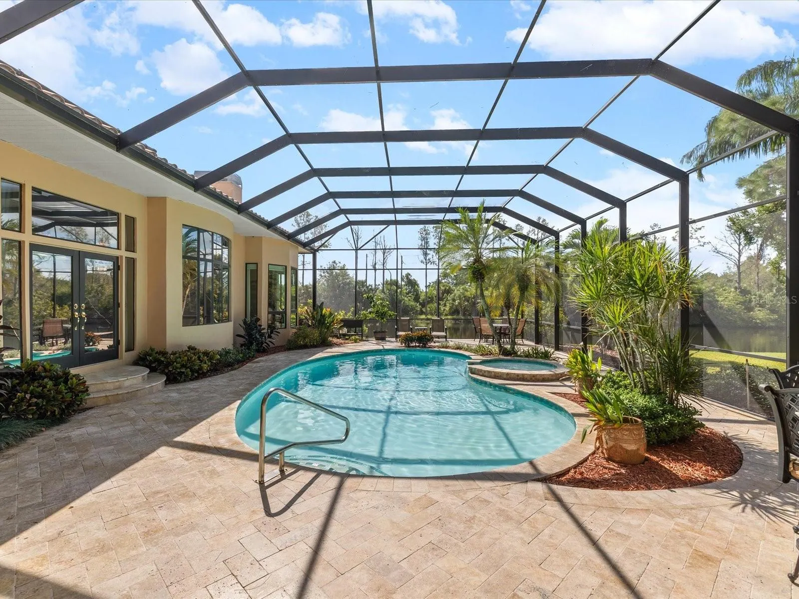 1566 MARY LN