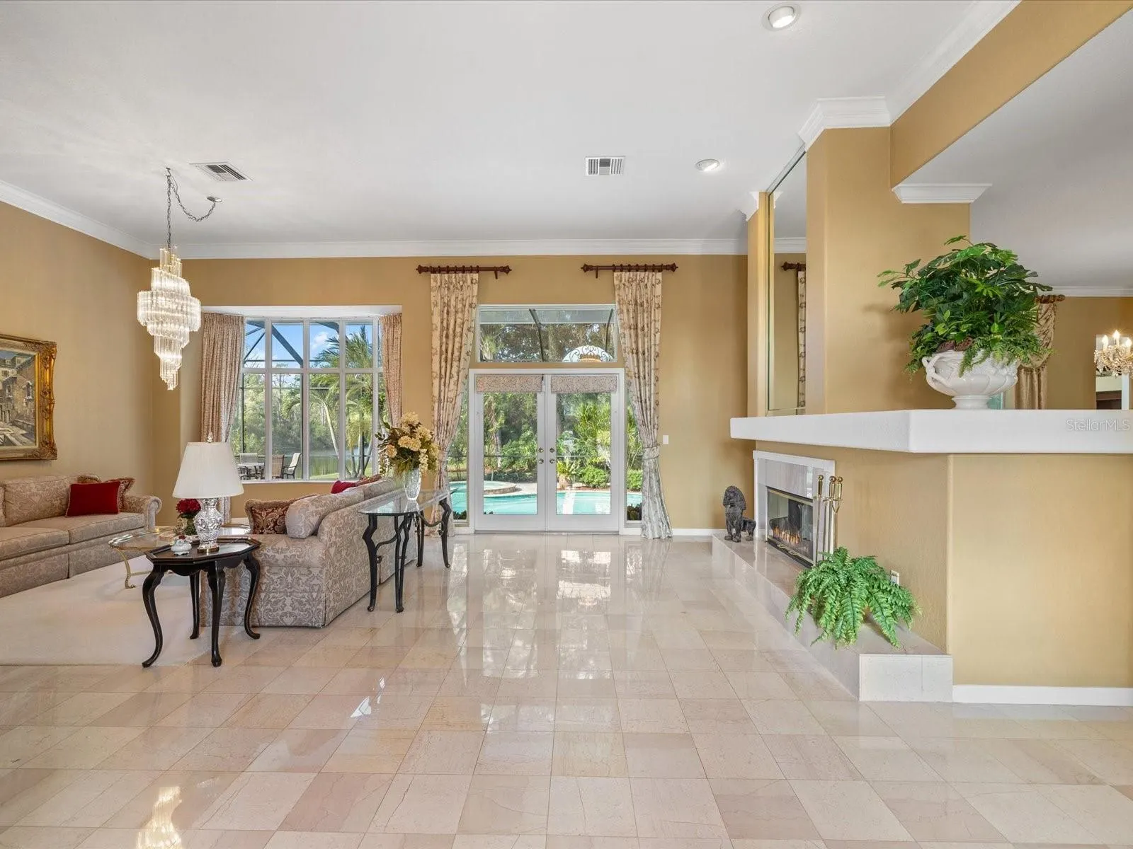 1566 MARY LN