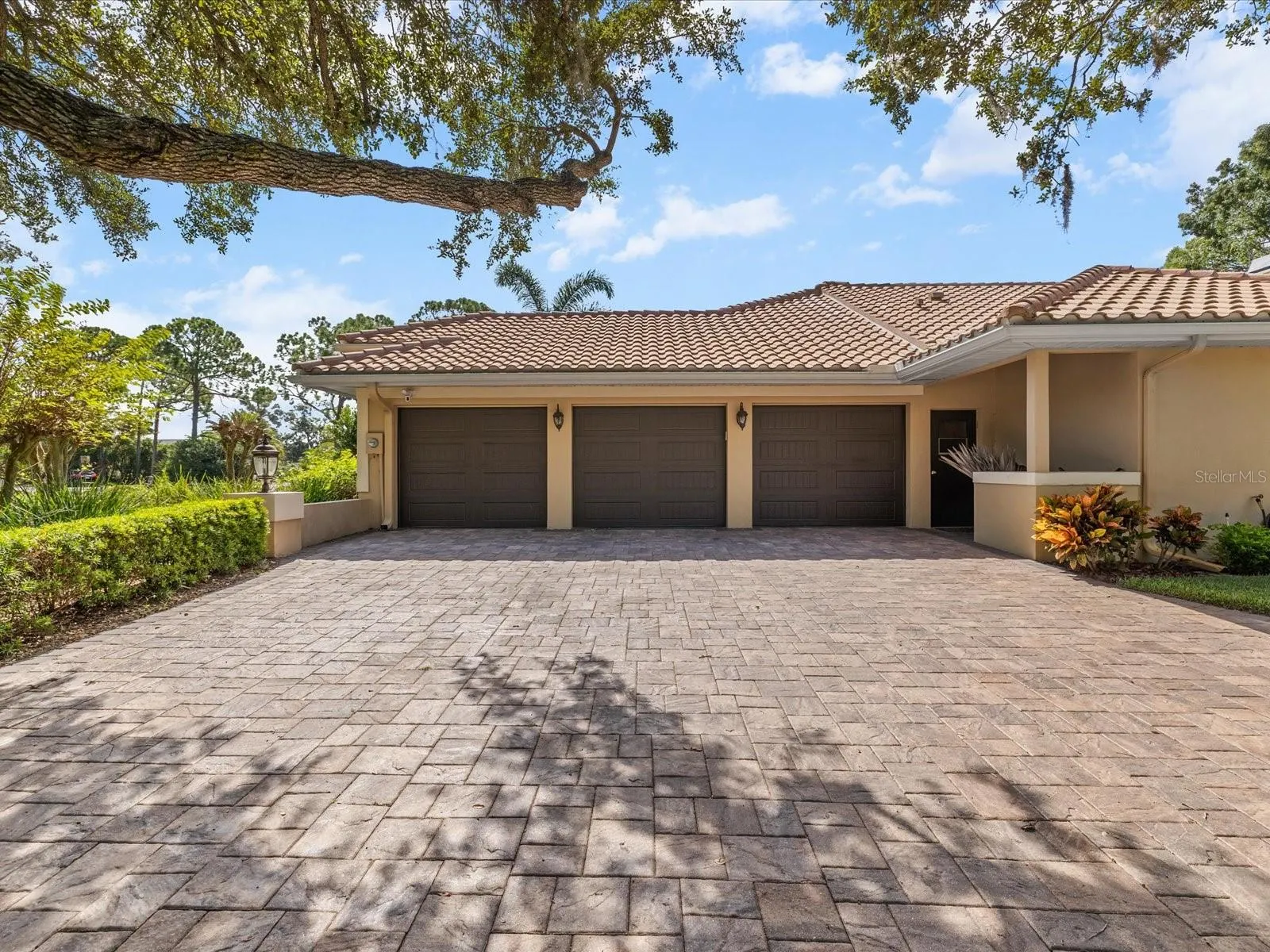 1566 MARY LN
