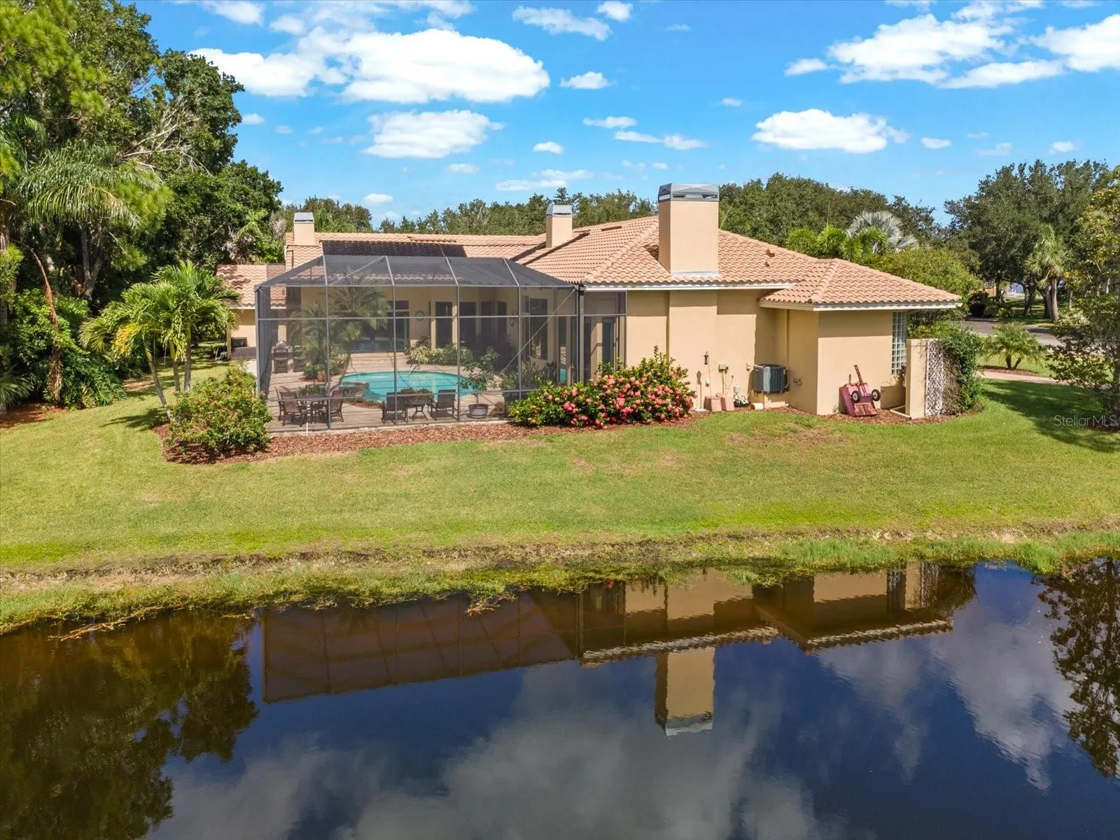 1566 MARY LN