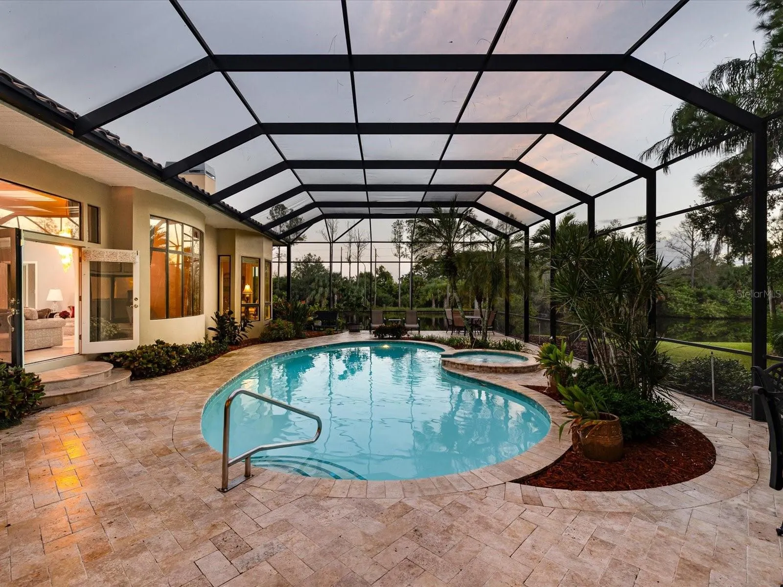 1566 MARY LN
