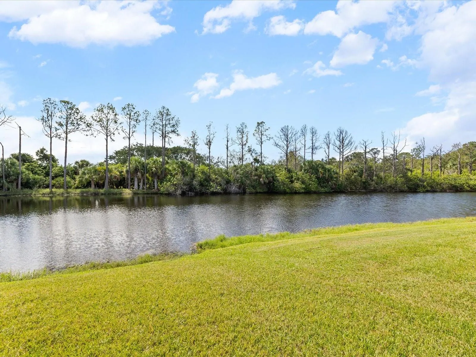 1566 MARY LN