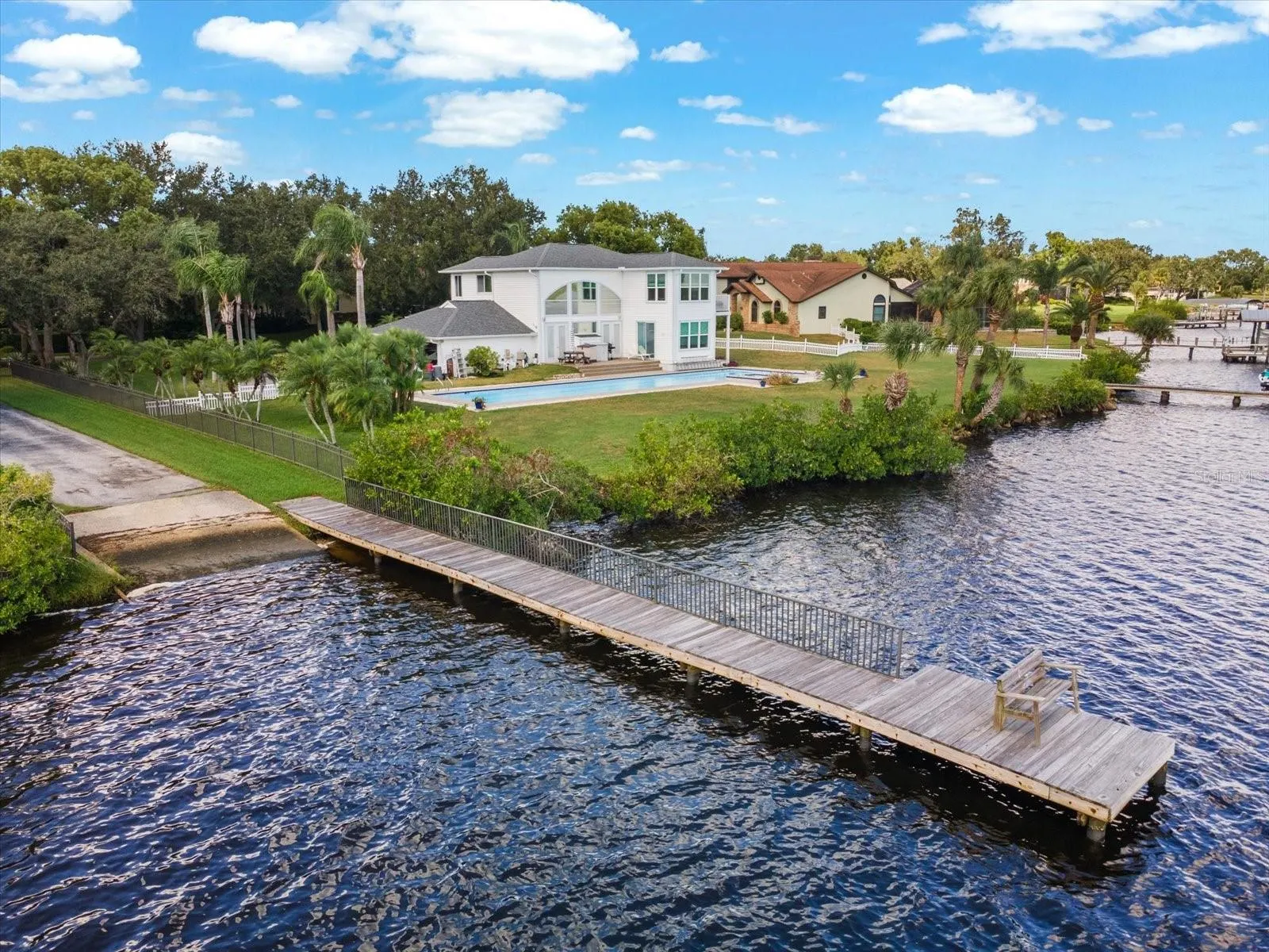 1566 MARY LN