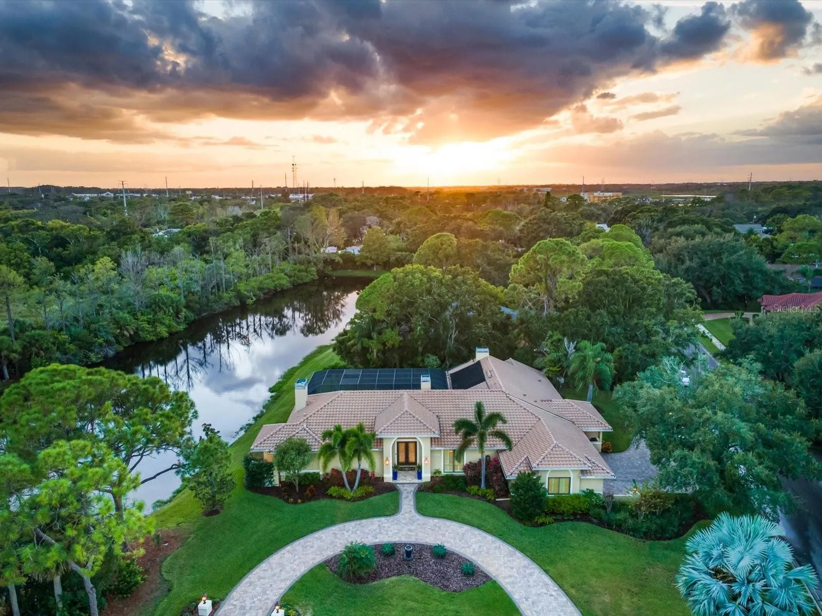 1566 MARY LN