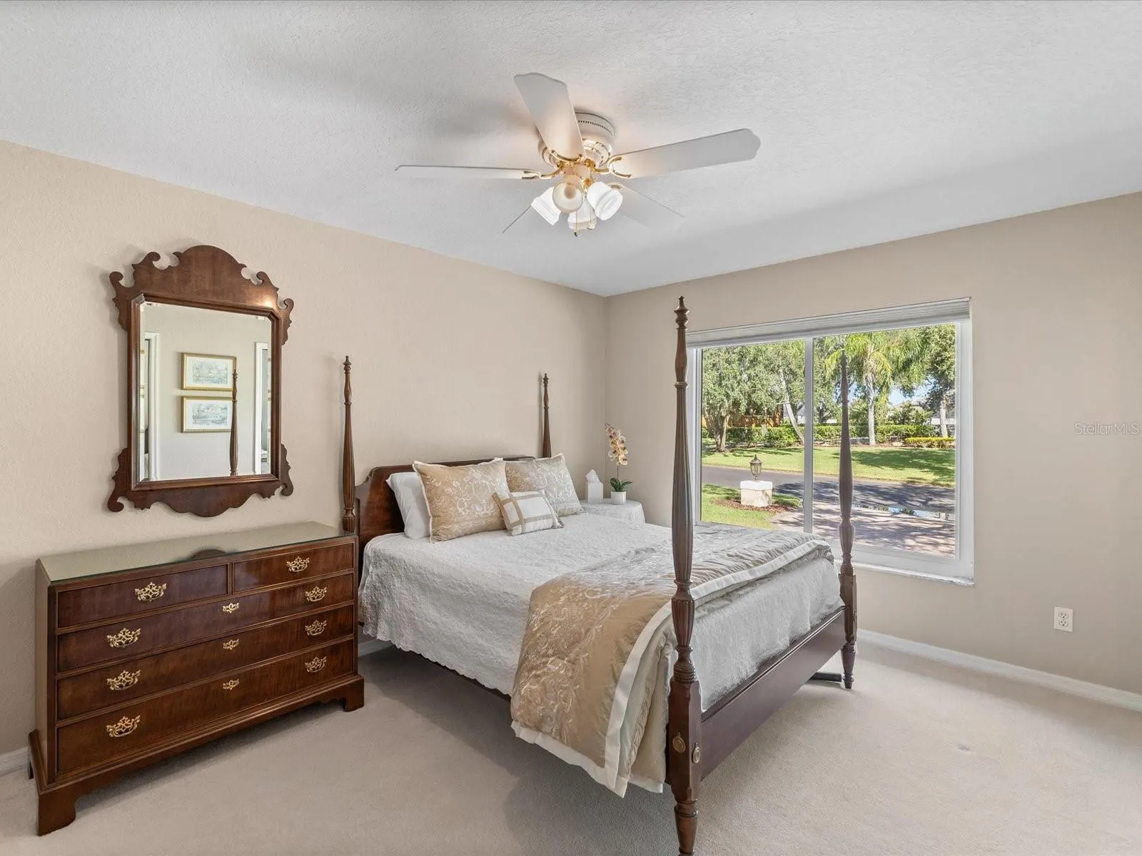 1566 MARY LN