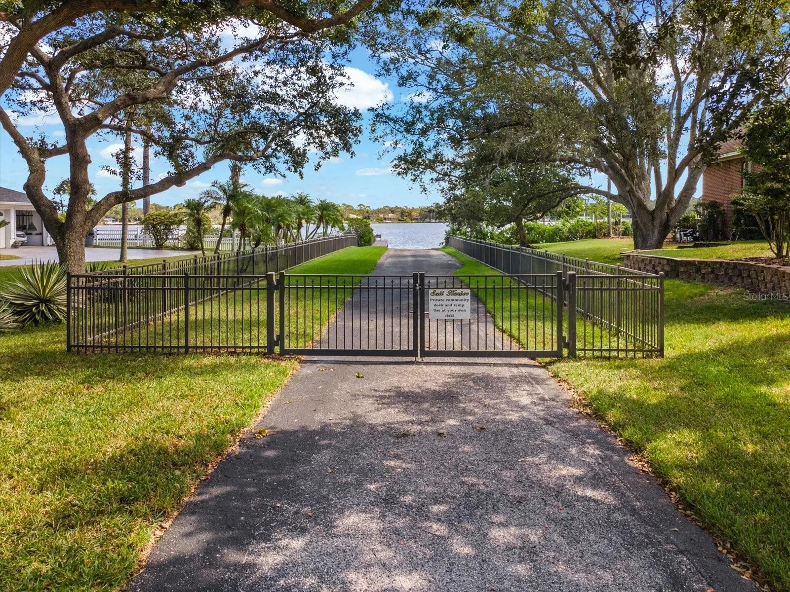 1566 MARY LN