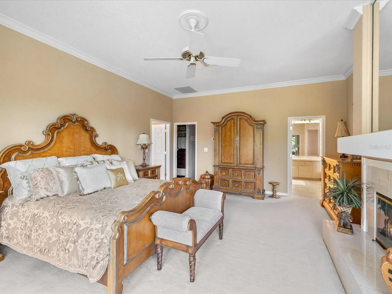 1566 MARY LN