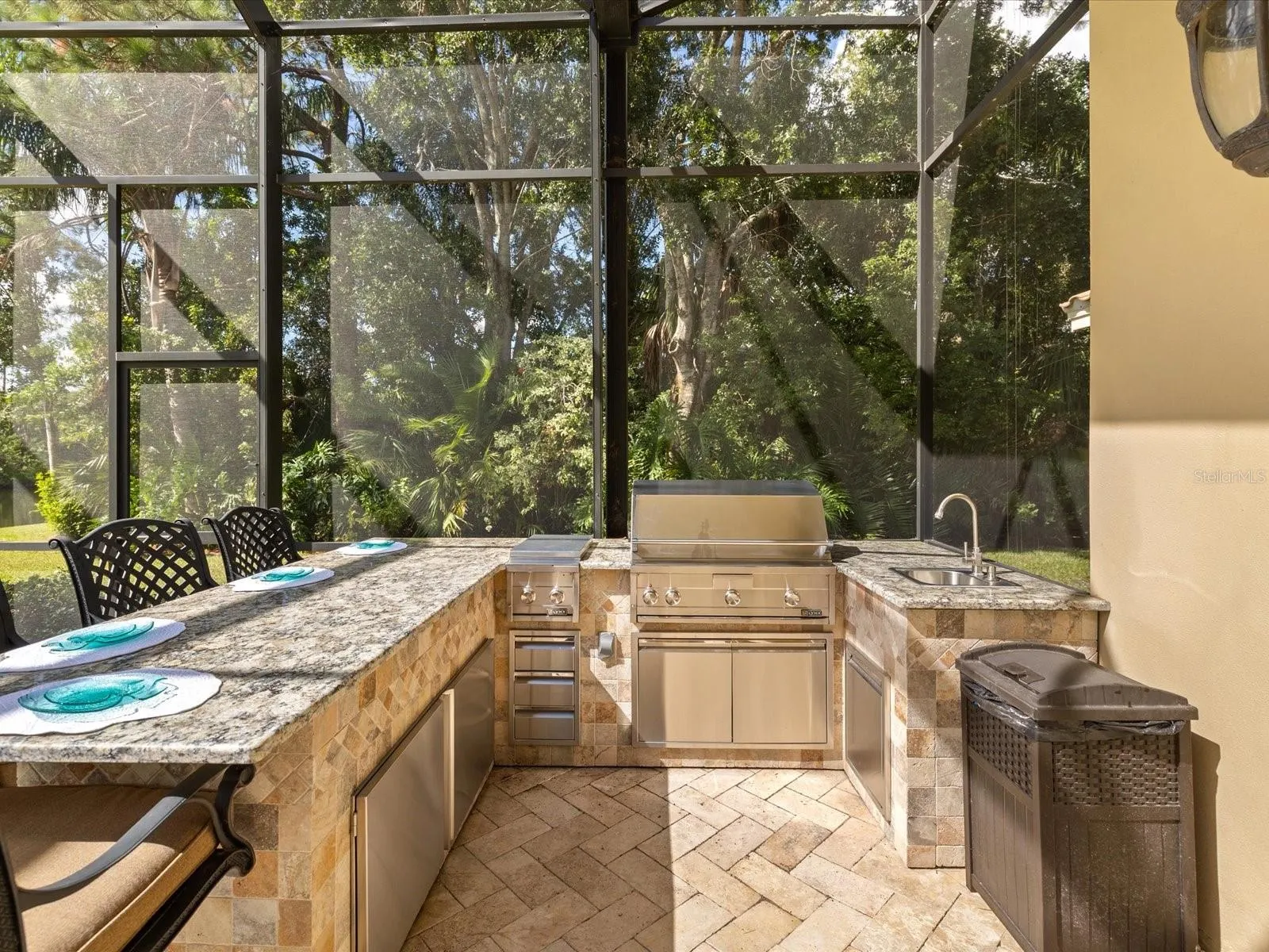 1566 MARY LN