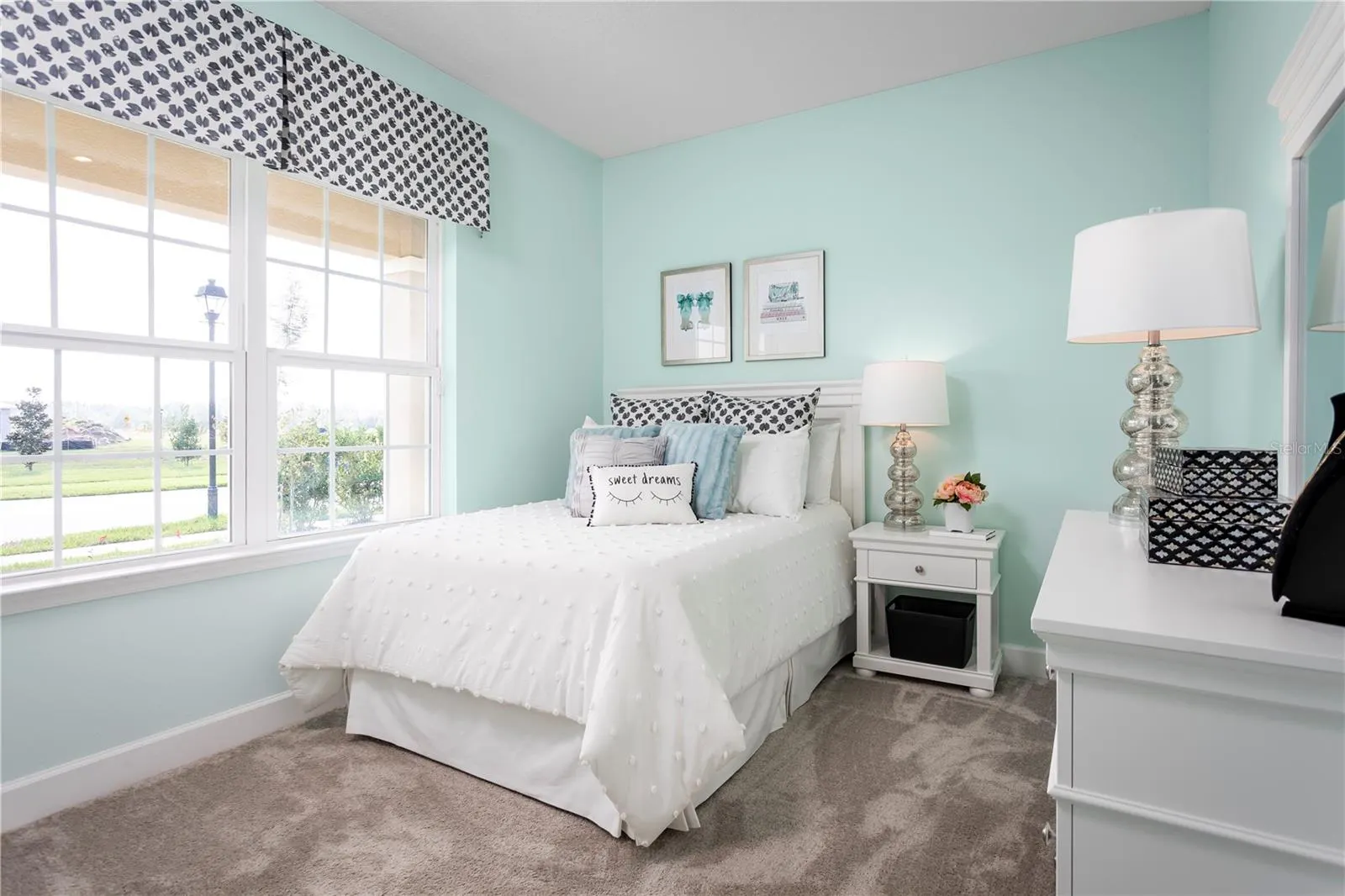 2270 BLUE HERON CIR