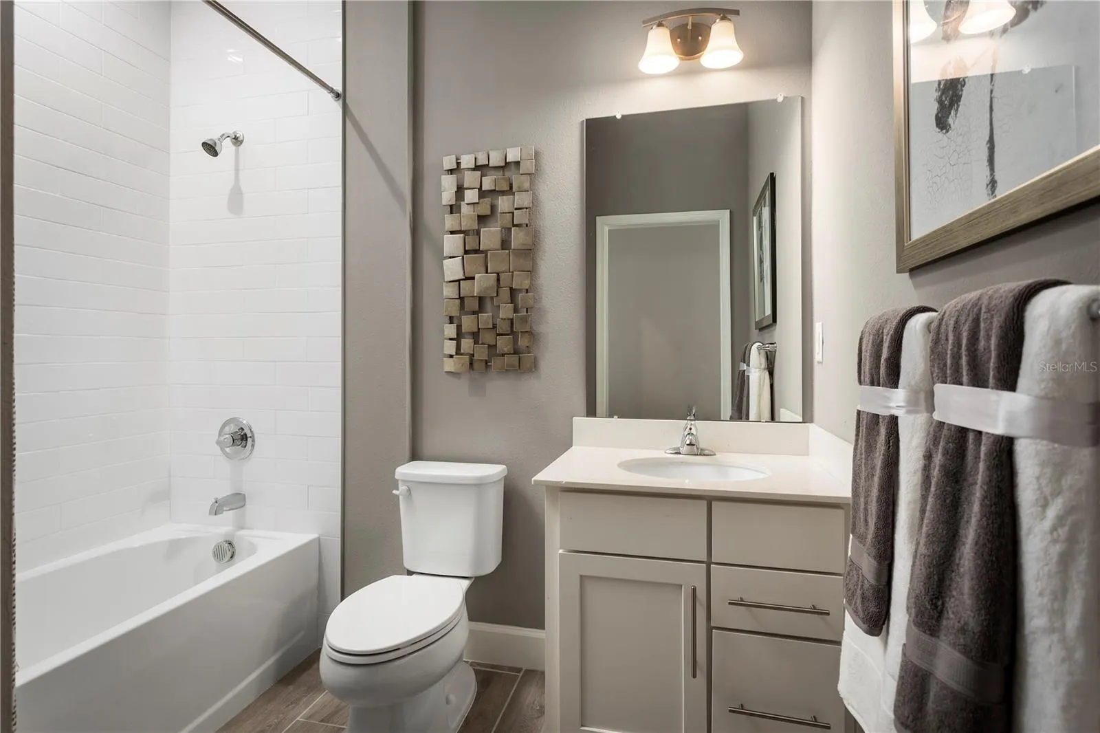 2270 BLUE HERON CIR