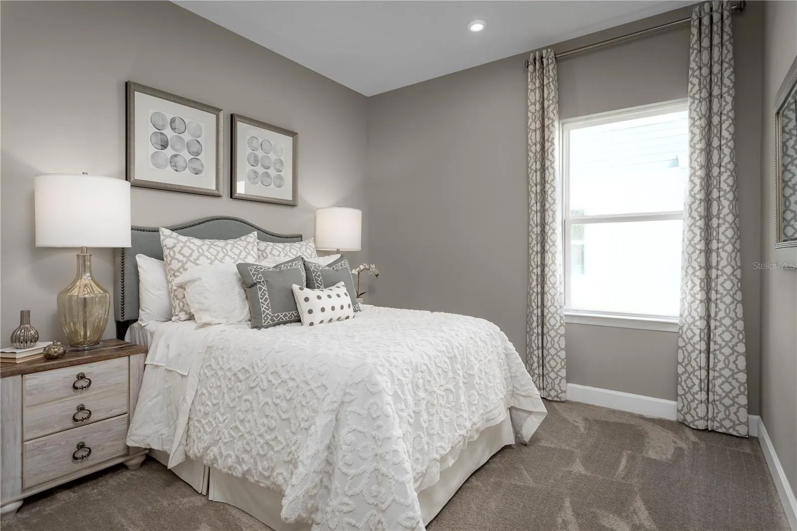 2270 BLUE HERON CIR